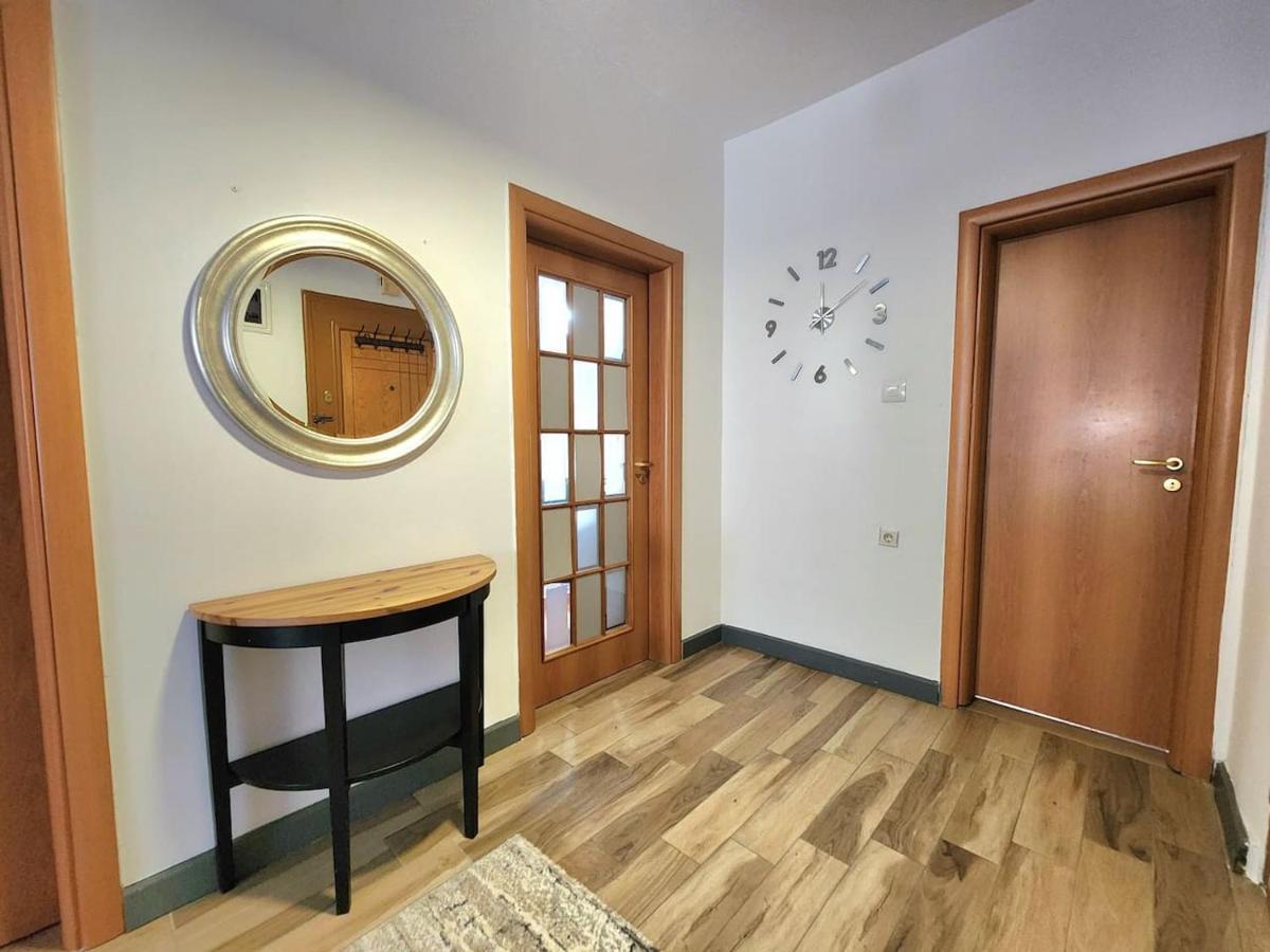 Turqoise Flat In City Center With 24H Self Check In Tirana Buitenkant foto