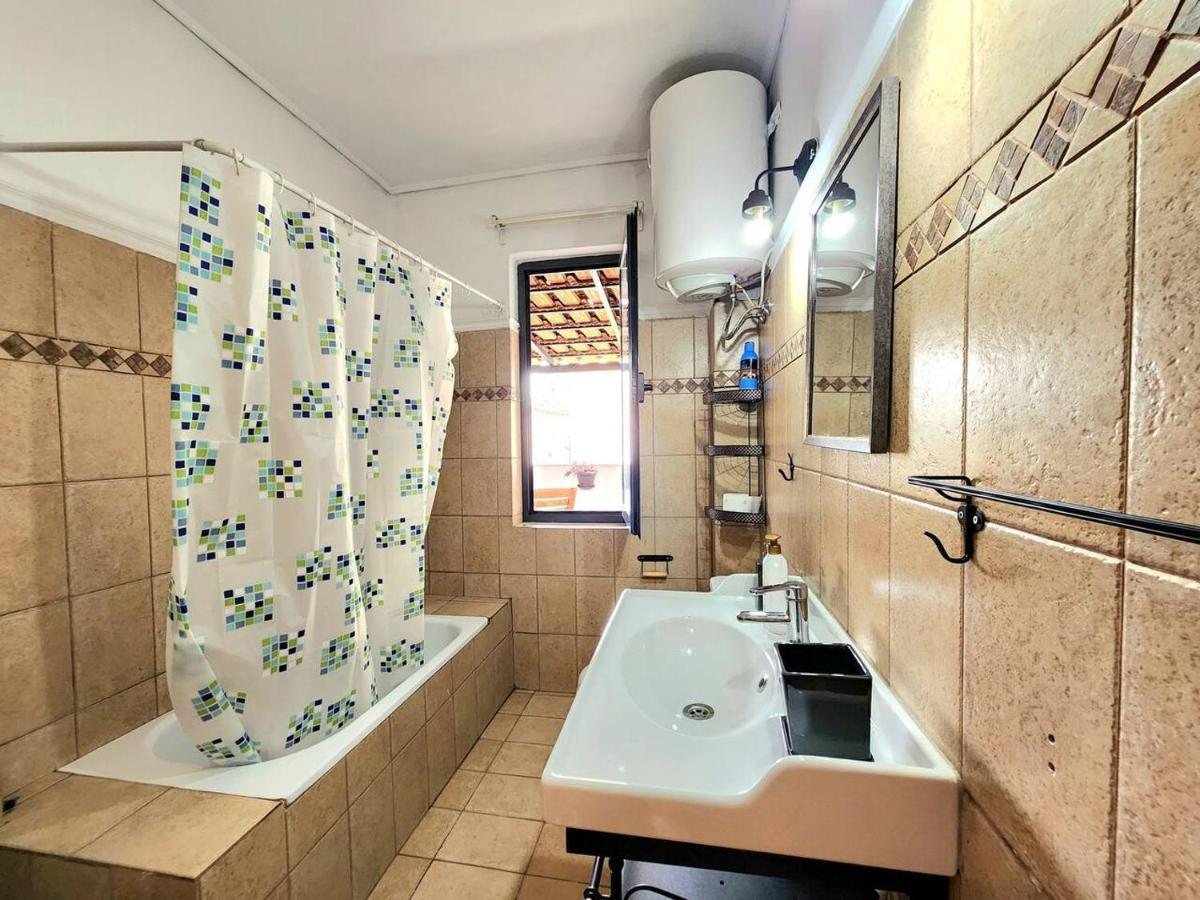 Turqoise Flat In City Center With 24H Self Check In Tirana Buitenkant foto